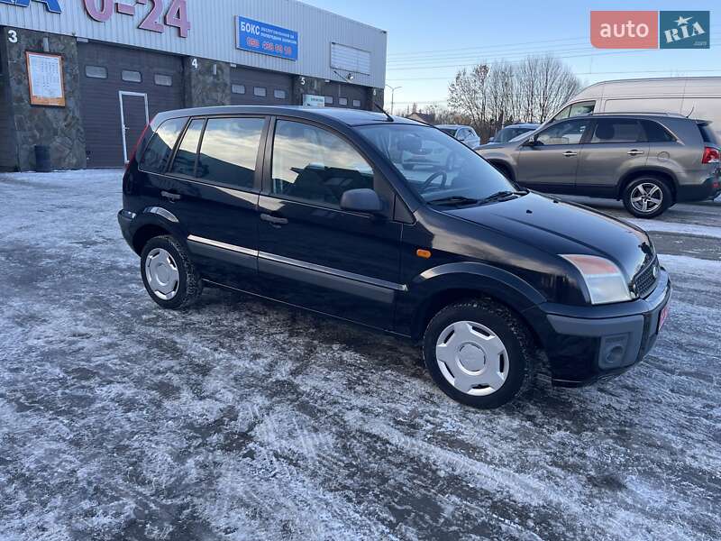 Хетчбек Ford Fusion 2008 в Луцьку