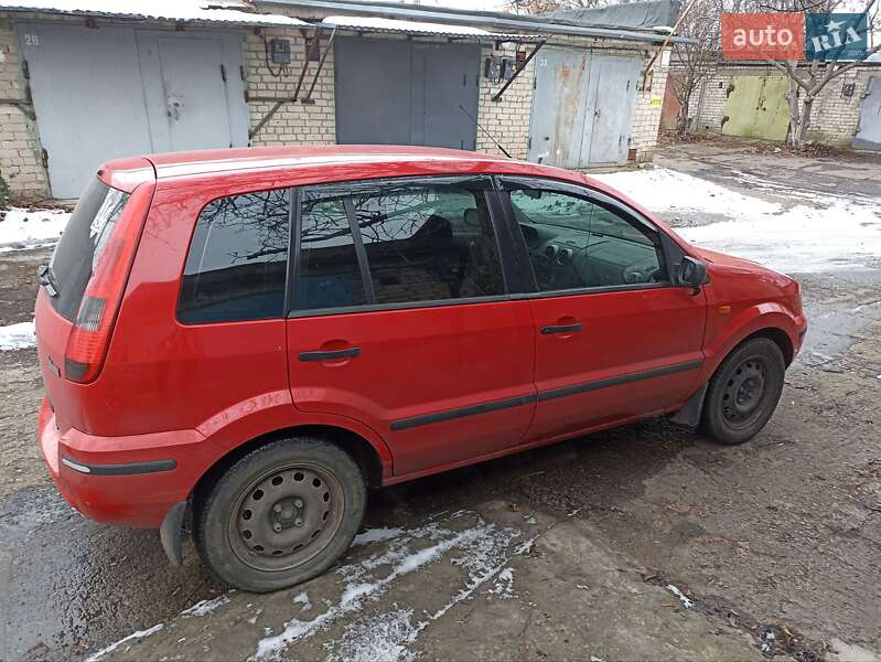 Хетчбек Ford Fusion 2003 в Южноукраїнську