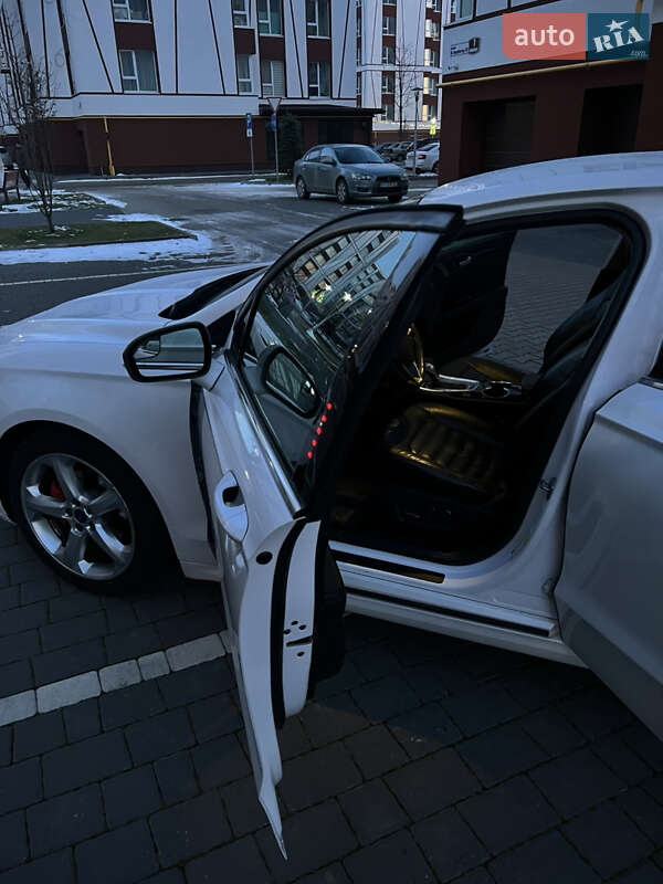 Седан Ford Fusion 2015 в Івано-Франківську