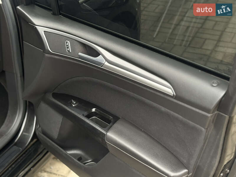 Седан Ford Fusion 2013 в Дніпрі