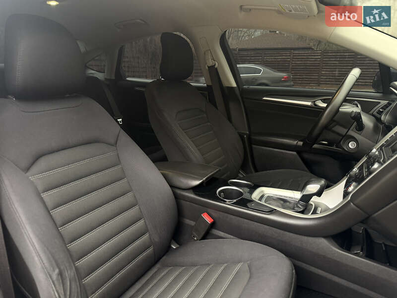 Седан Ford Fusion 2013 в Дніпрі