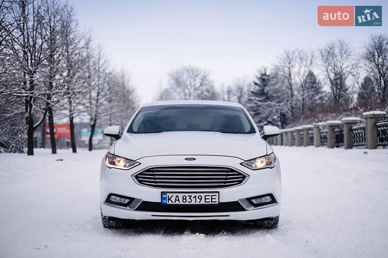 Седан Ford Fusion 2017 в Умані