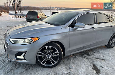 Седан Ford Fusion 2020 в Малине