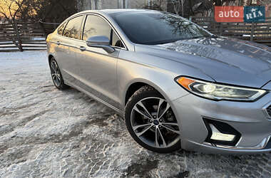 Седан Ford Fusion 2020 в Малине