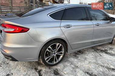 Седан Ford Fusion 2020 в Малине