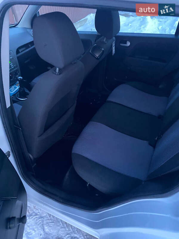 Хэтчбек Ford Fusion 2010 в Чернигове