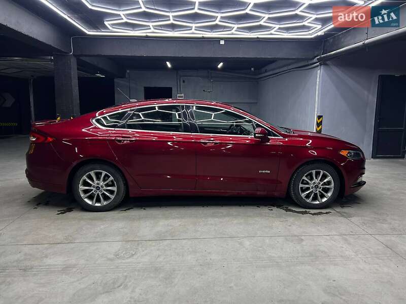 Седан Ford Fusion 2016 в Чернівцях