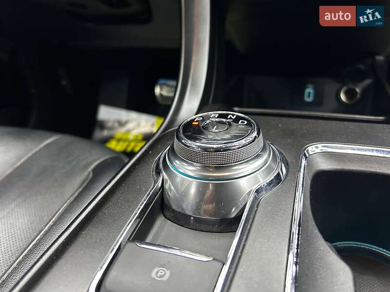 Седан Ford Fusion 2016 в Чернівцях