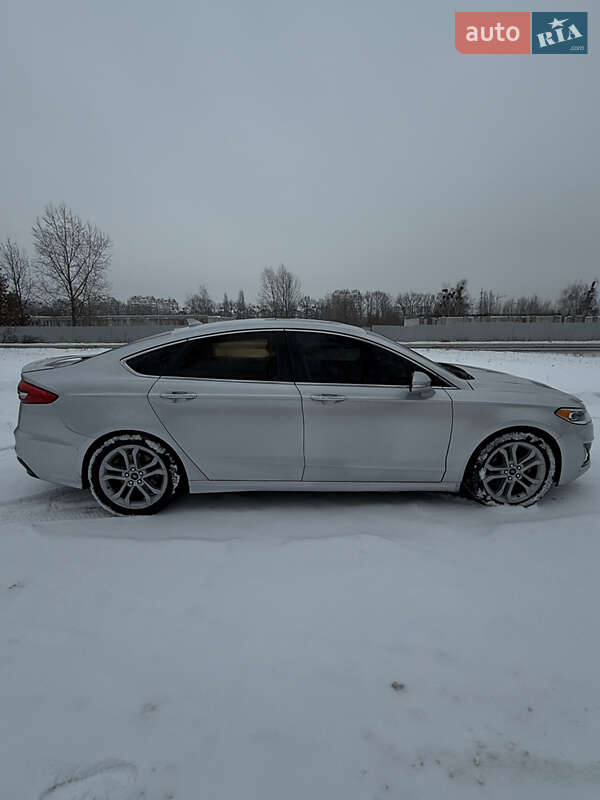 Седан Ford Fusion 2018 в Ірпені