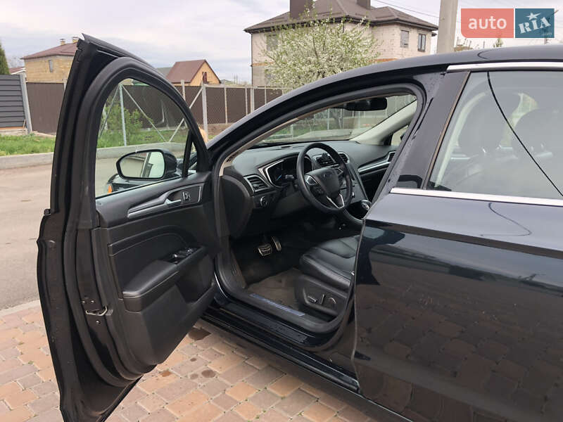 Седан Ford Fusion 2014 в Черкасах