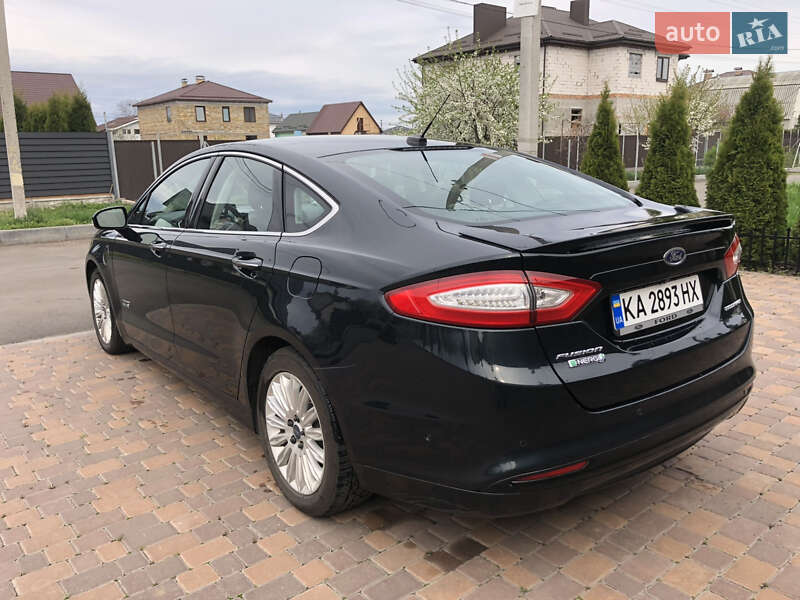 Седан Ford Fusion 2014 в Черкасах