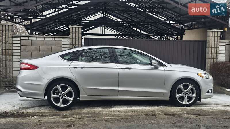 Седан Ford Fusion 2013 в Кам'янському
