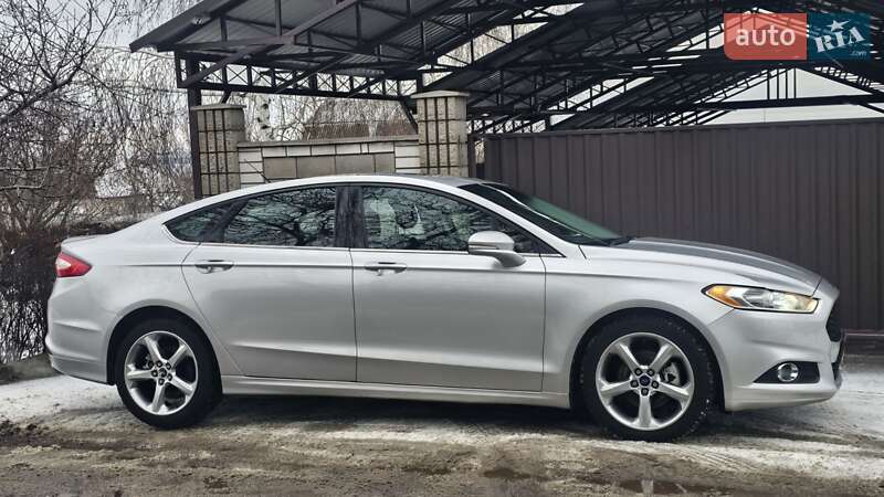 Седан Ford Fusion 2013 в Кам'янському