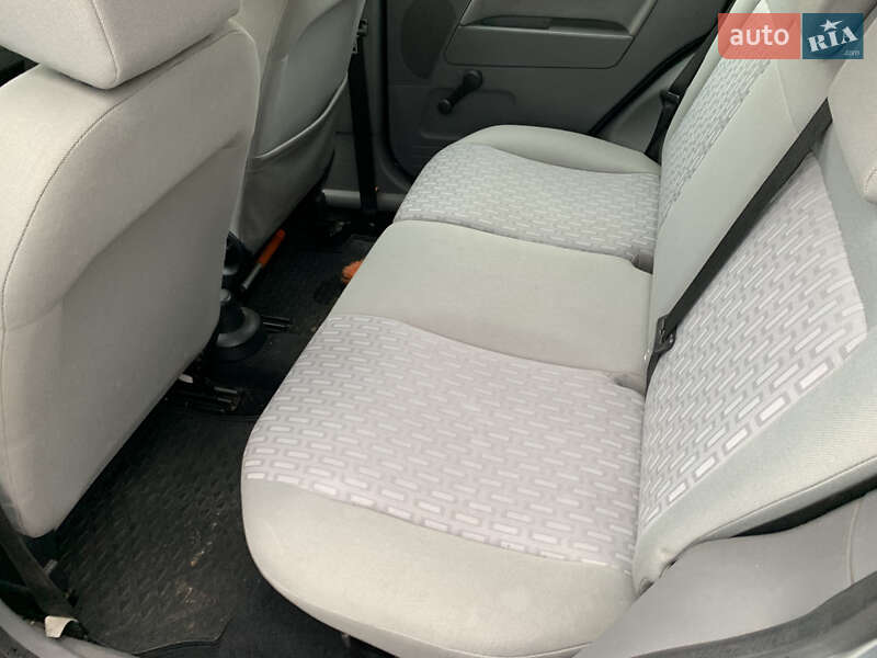 Хетчбек Ford Fusion 2005 в Охтирці фото 11 Хетчбек Ford Fusion 2005 в Охтирці