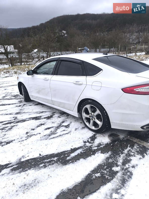 Седан Ford Fusion 2016 в Ужгороде