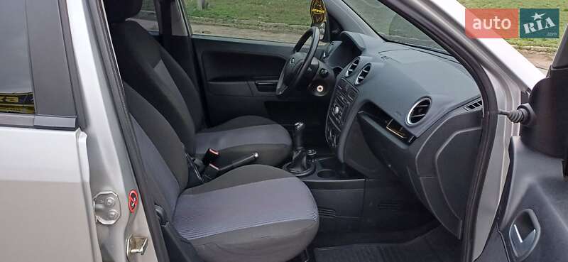 Хэтчбек Ford Fusion 2006 в Кропивницком