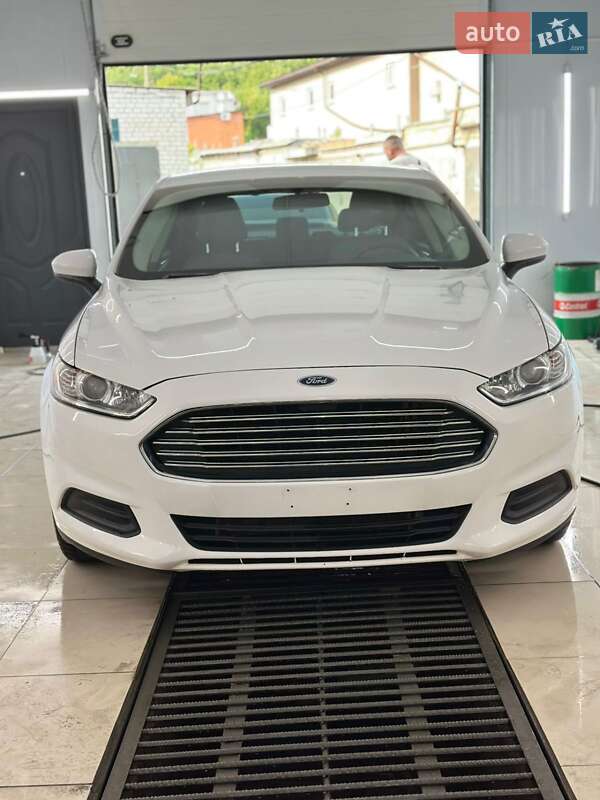 Ford Fusion 2015