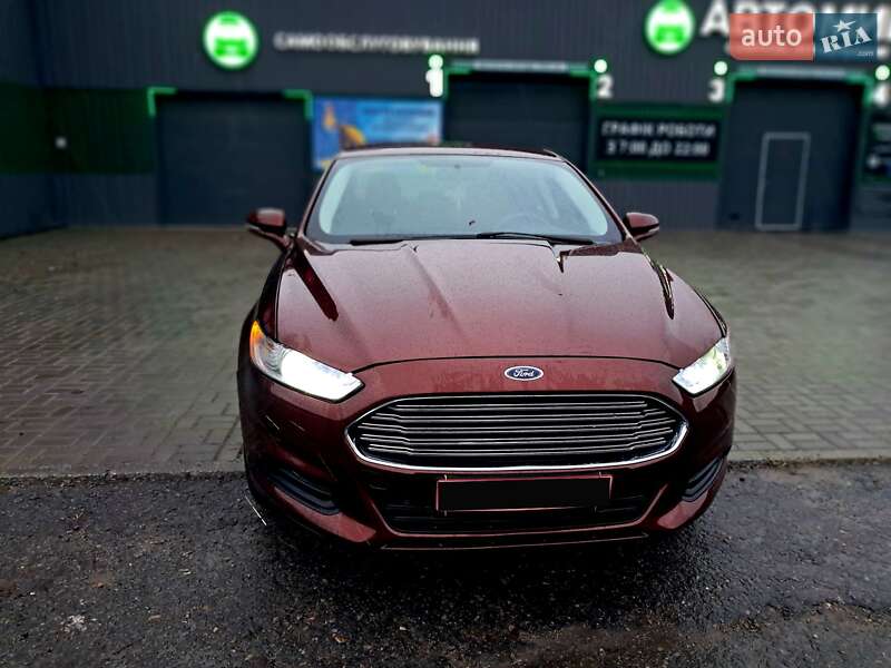 Седан Ford Fusion 2015 в Запоріжжі