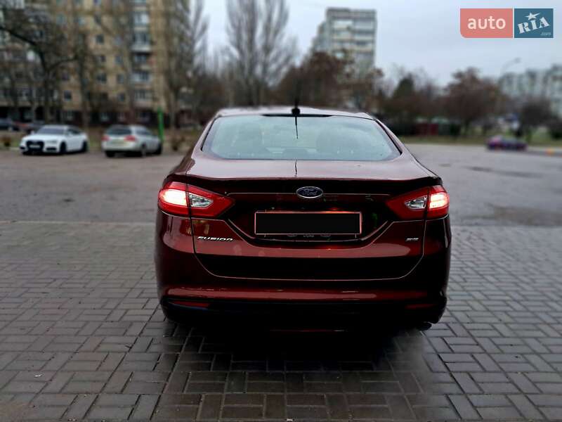 Седан Ford Fusion 2015 в Запоріжжі