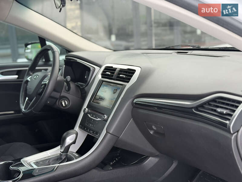 Седан Ford Fusion 2014 в Днепре