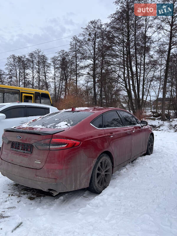 Седан Ford Fusion 2019 в Фастове