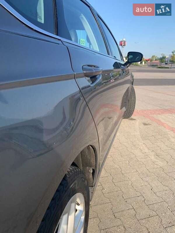 Седан Ford Fusion 2013 в Полтаві