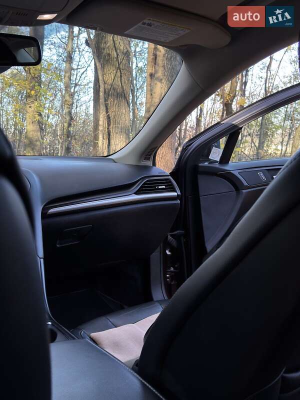 Седан Ford Fusion 2019 в Умани