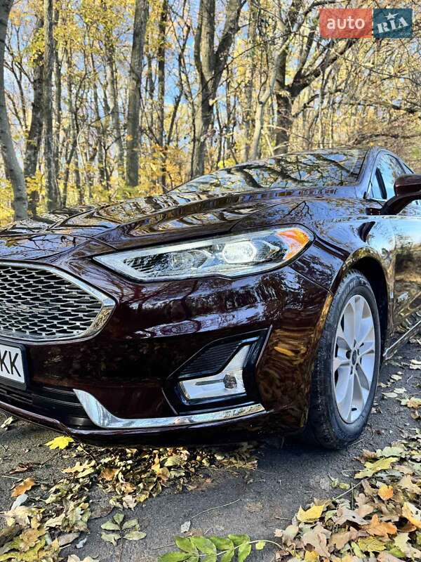 Седан Ford Fusion 2019 в Умани