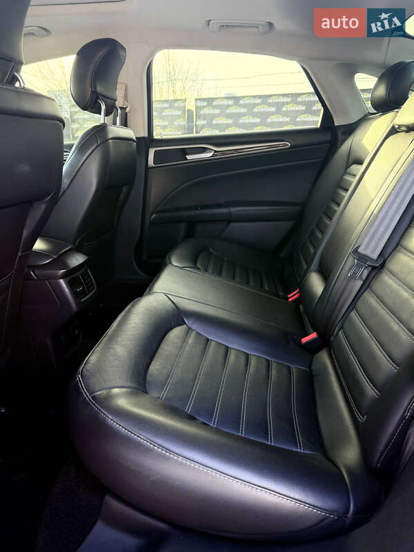 Седан Ford Fusion 2013 в Києві