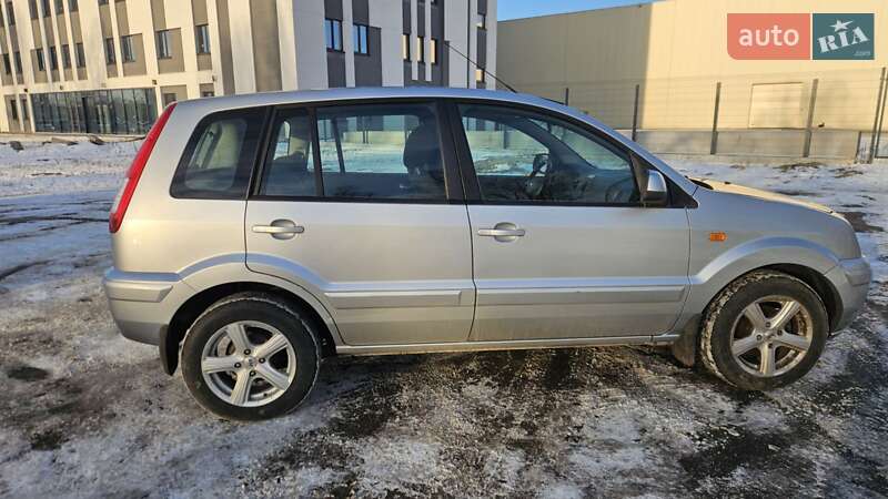 Хэтчбек Ford Fusion 2010 в Киеве