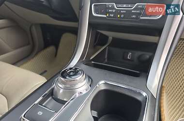 Седан Ford Fusion 2017 в Львове