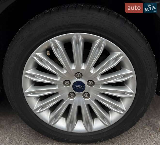 Седан Ford Fusion 2012 в Днепре