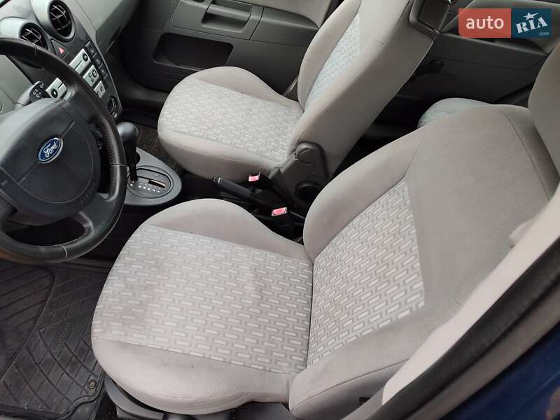 Хэтчбек Ford Fusion 2004 в Золотоноше