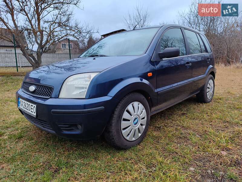 Хэтчбек Ford Fusion 2004 в Золотоноше