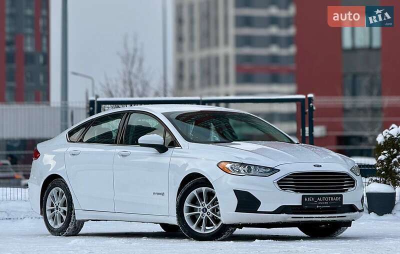 Седан Ford Fusion 2018 в Києві