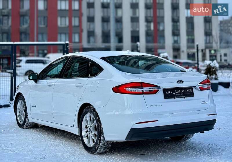 Седан Ford Fusion 2018 в Києві