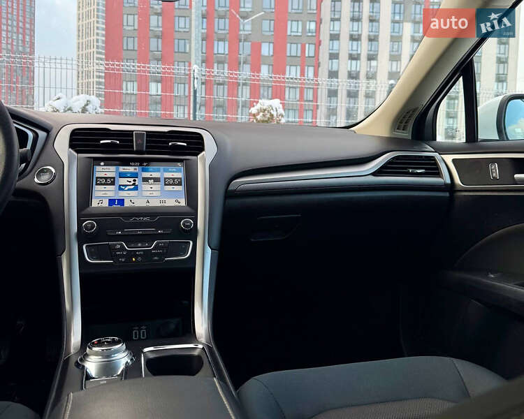 Седан Ford Fusion 2018 в Києві