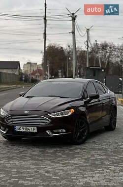 Седан Ford Fusion 2018 в Бучі