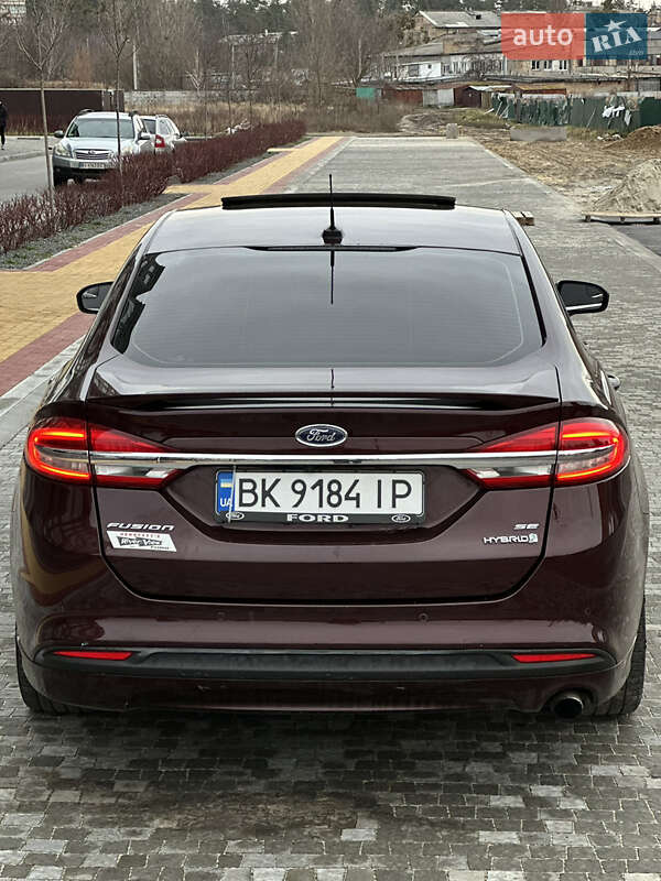 Седан Ford Fusion 2018 в Буче