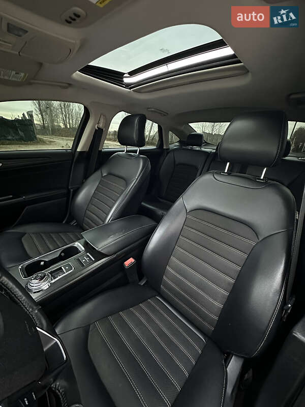 Седан Ford Fusion 2018 в Буче