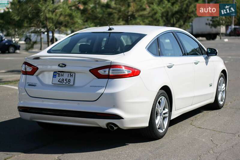 Седан Ford Fusion 2015 в Одесі