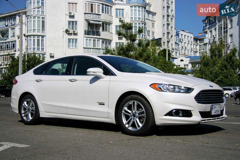 Седан Ford Fusion 2015 в Одесі