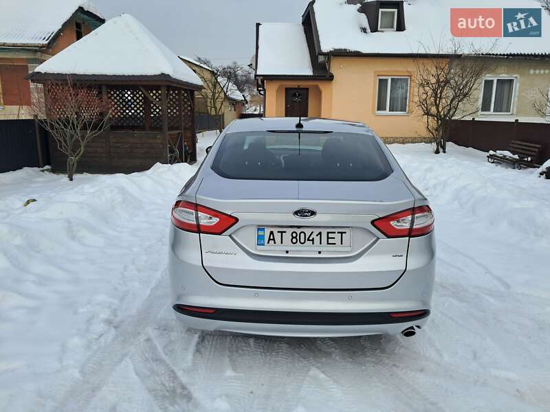 Седан Ford Fusion 2015 в Калуші