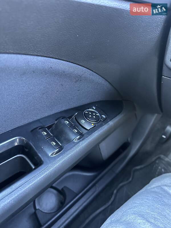 Седан Ford Fusion 2016 в Львові