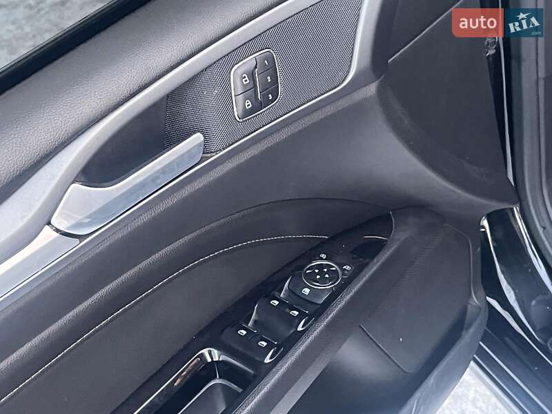 Седан Ford Fusion 2013 в Киеве