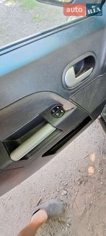 Хэтчбек Ford Fusion 2007 в Зачепиловке