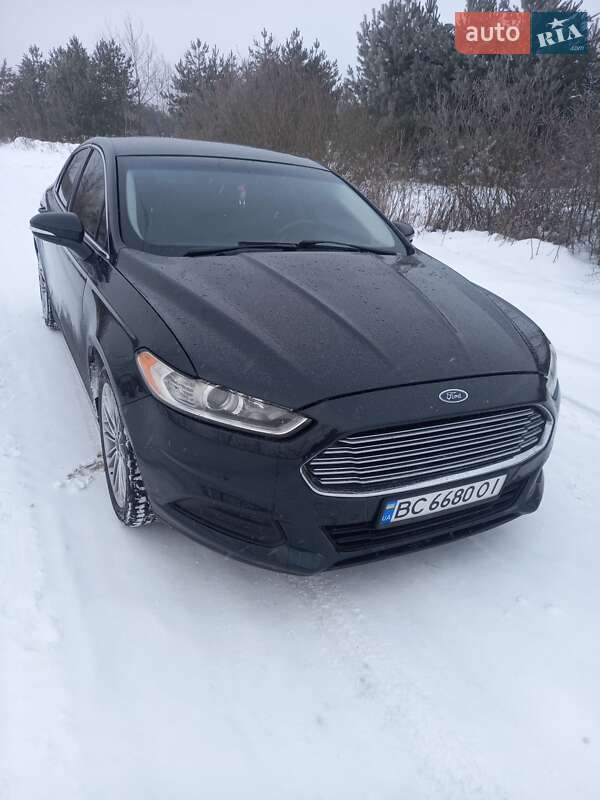 Седан Ford Fusion 2013 в Жовкві