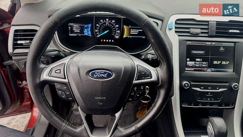 Седан Ford Fusion 2014 в Черкасах