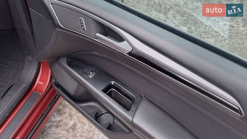 Седан Ford Fusion 2014 в Черкасах