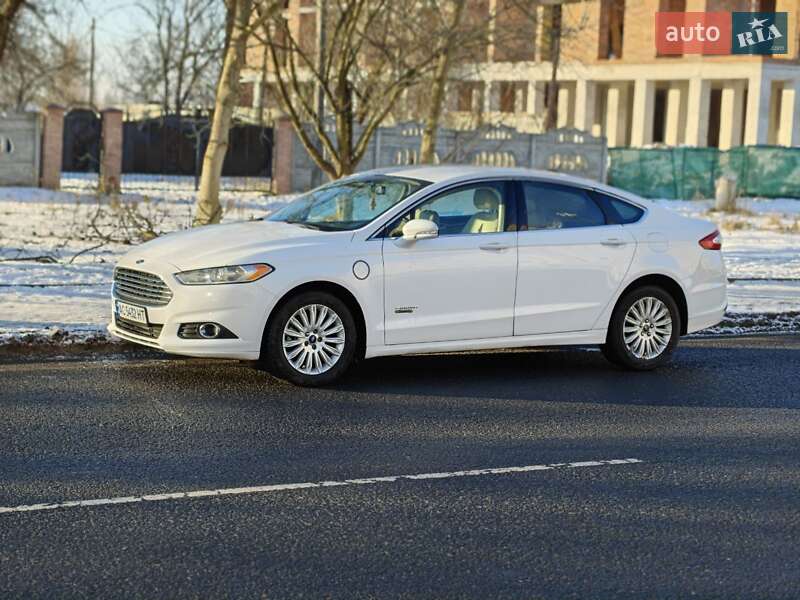 Седан Ford Fusion 2016 в Луцьку фото Седан Ford Fusion 2016 в Луцьку